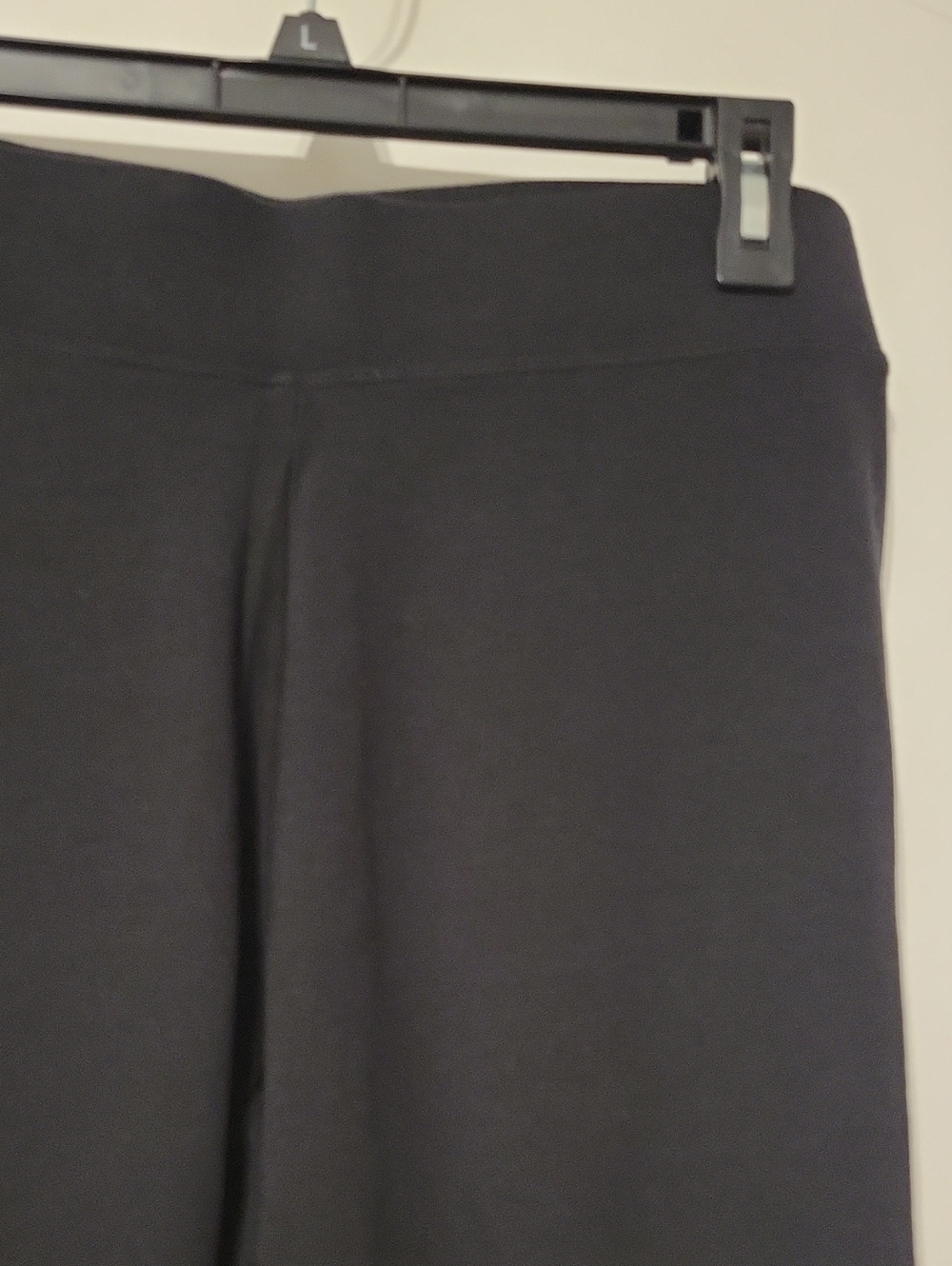 Sonoma Women's Capri Leggings, Black, Large. Like New. - Picture 4 of 8
